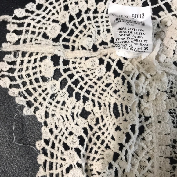 Other - NWOT.  100% COTTON LACE TOP   ECRU  NO SPOTS. SZ L